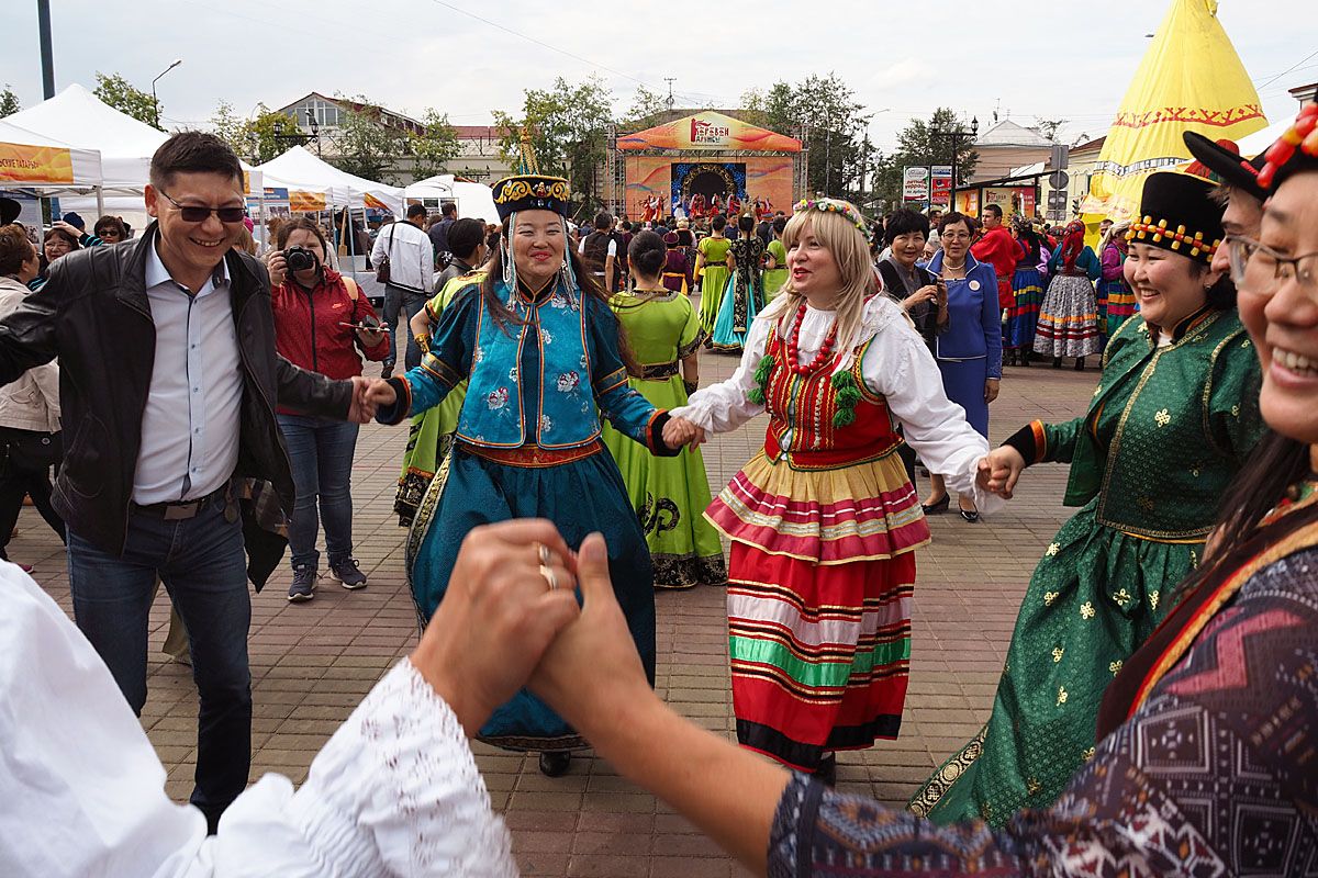 В Улан-Удэ состоялся праздник этнических культур народов Бурятии - Новости  - ГАУК РБ «Республиканский центр народного творчества»