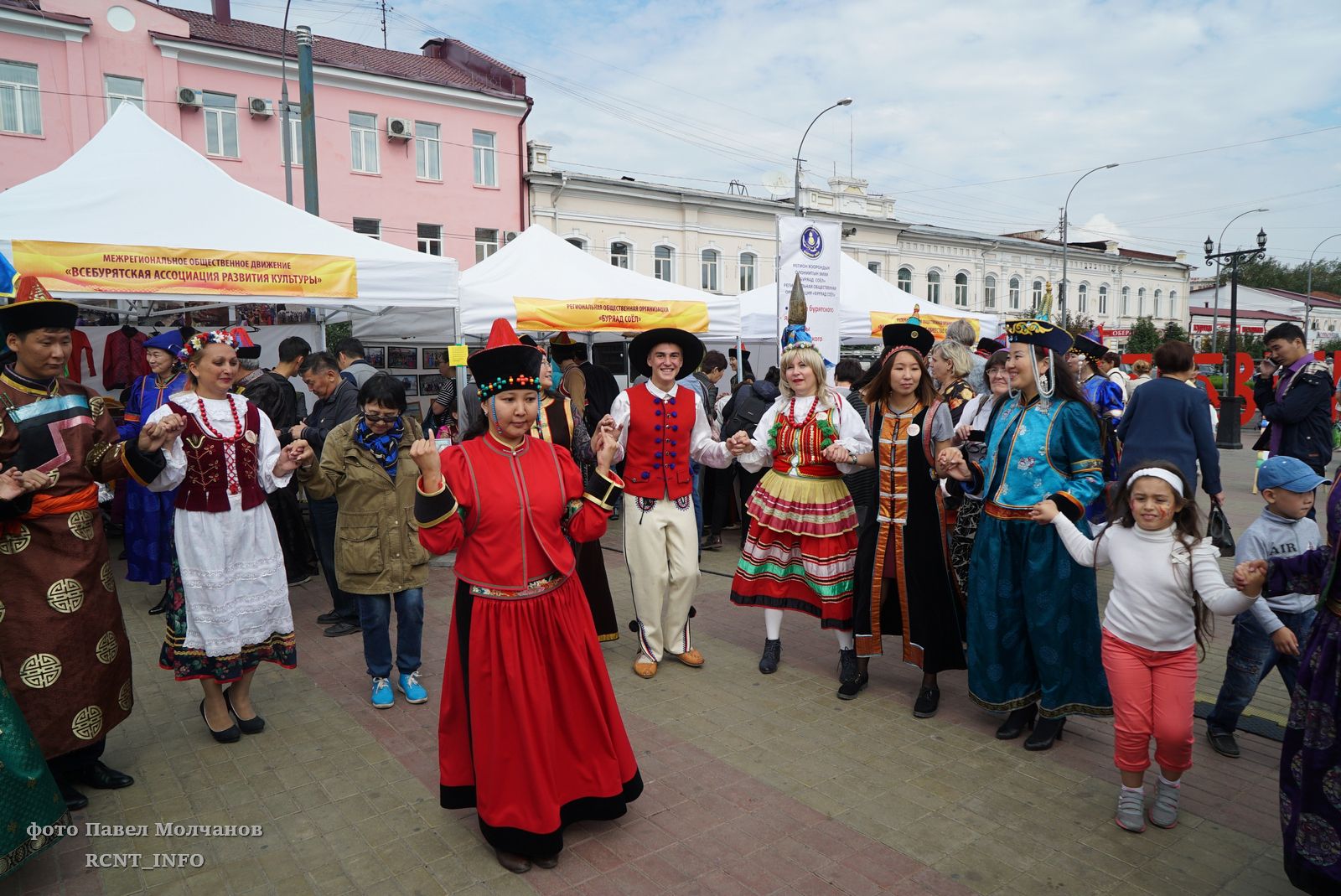 В Улан-Удэ состоялся праздник этнических культур народов Бурятии - Новости  - ГАУК РБ «Республиканский центр народного творчества»