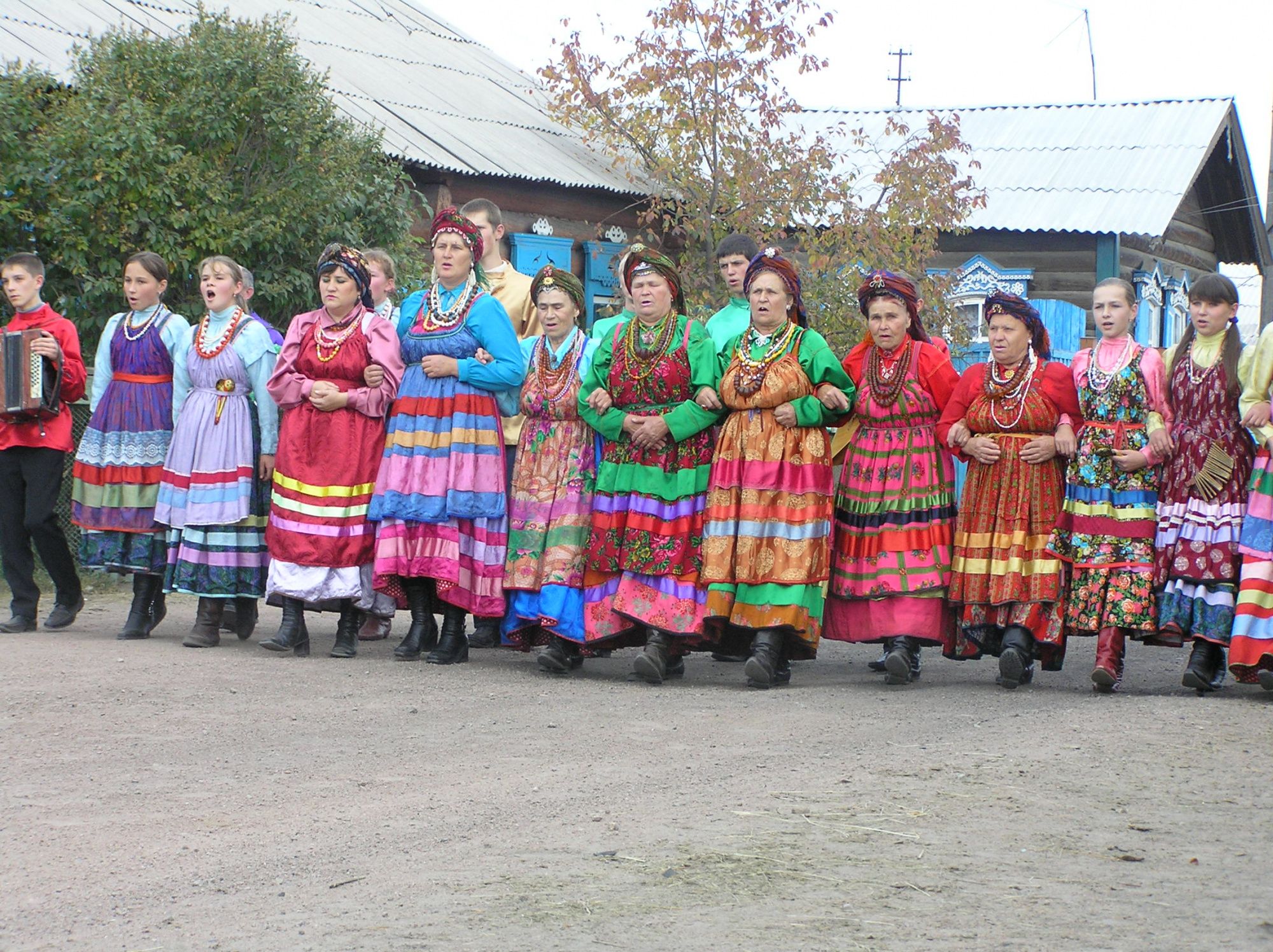 Погода нова брянь бурятия. Семейские старообрядцы Забайкалья. Забайкалье ансамбль семейские. Старообрядцы семейские Бурятии. Новая Брянь Бурятия.